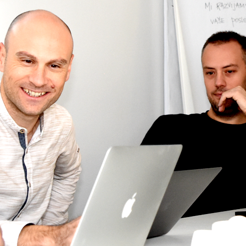 Naš tim čeka da unapredi i Vaše poslovanje